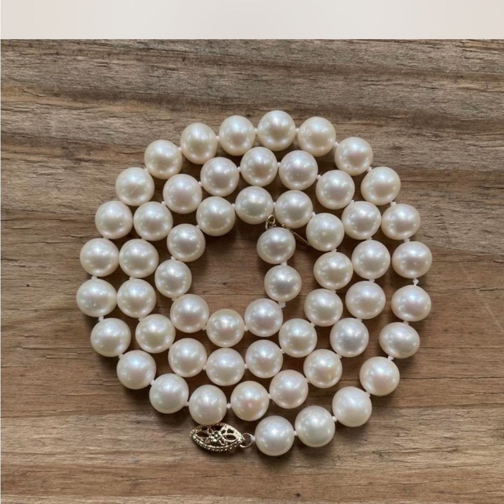Pearl Necklace with 14K Gold Clasp